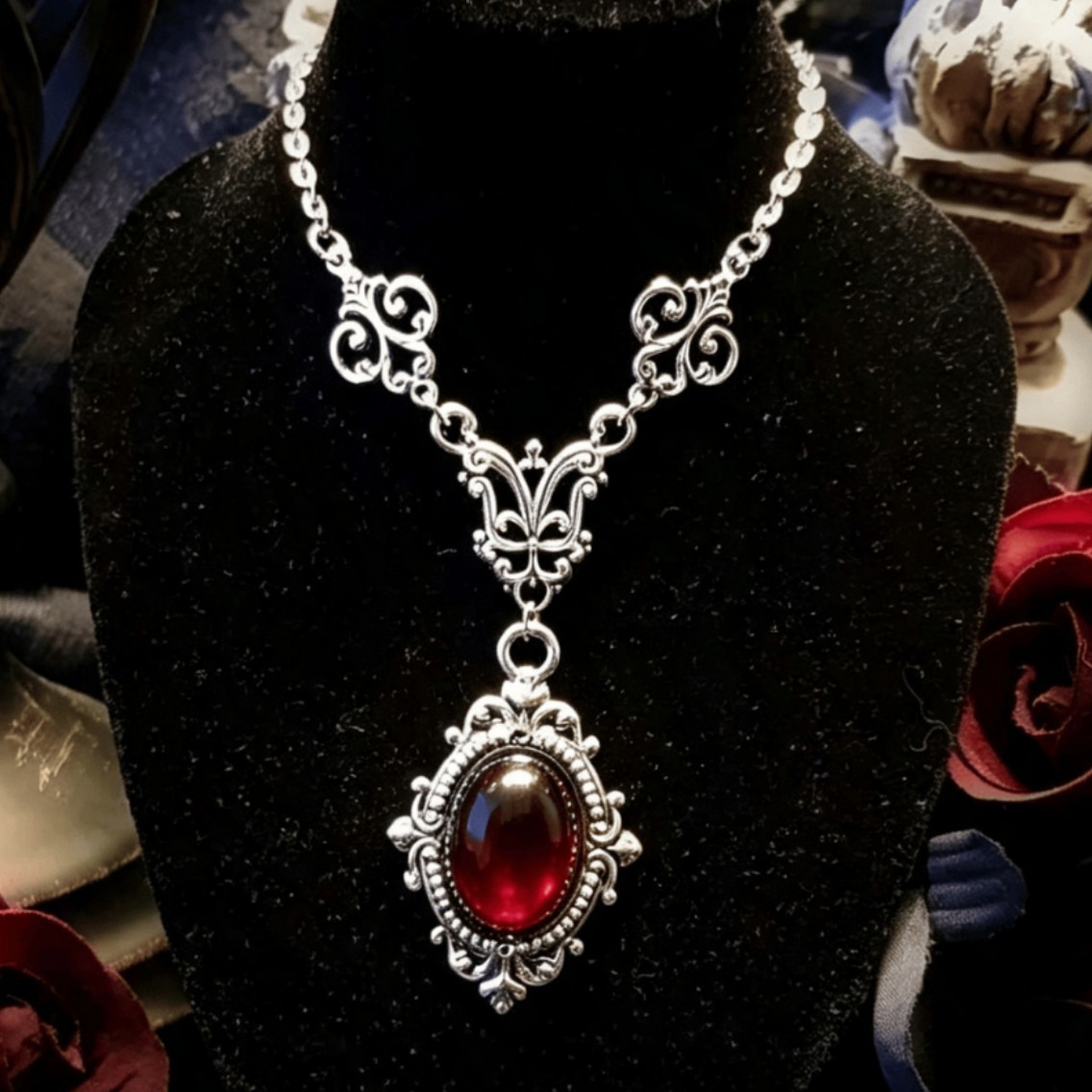قلادة كاميو على شكل مصاص دماء، - مراجعة Men'S Victorian Accessories وسعره