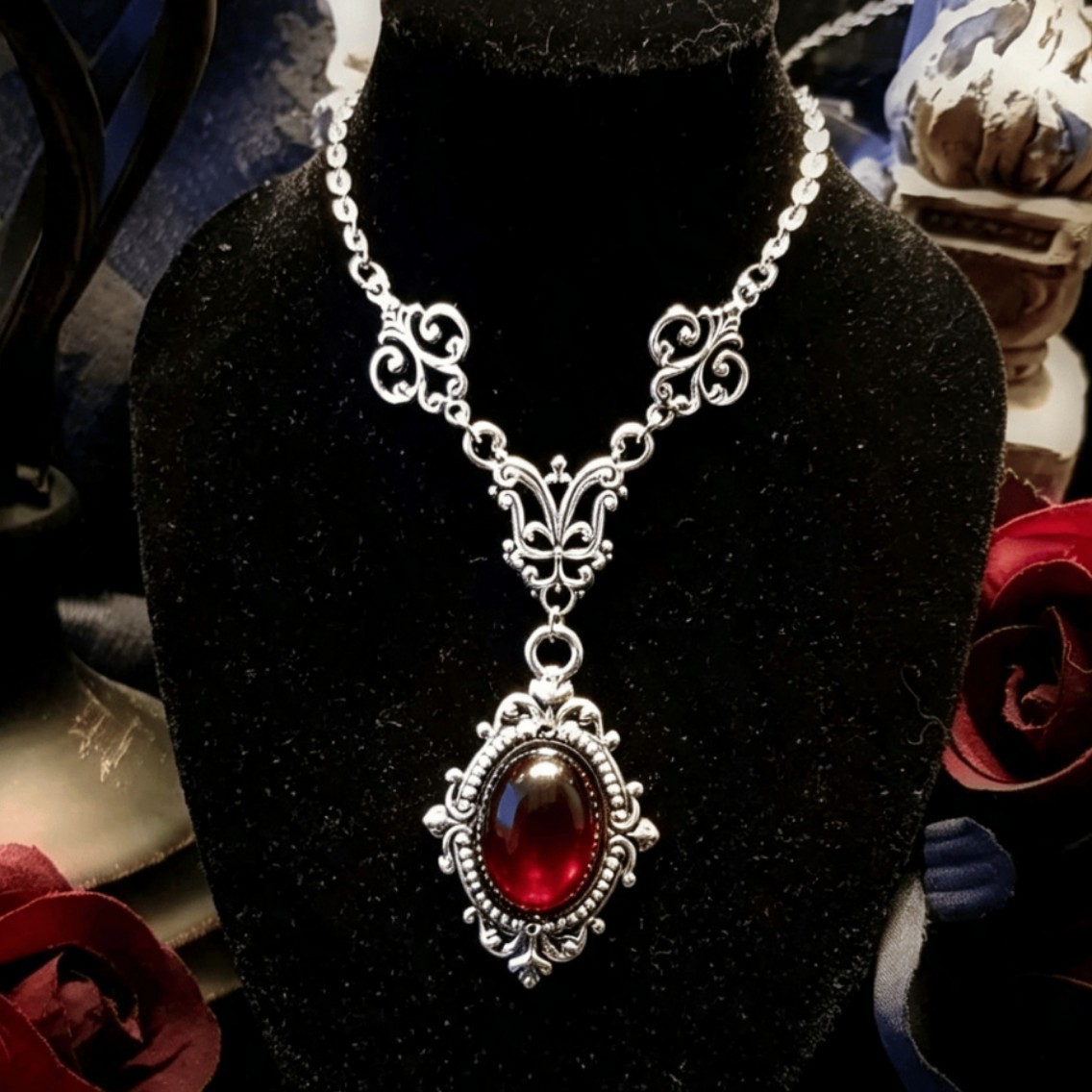 قلادة كاميو على شكل مصاص دماء، - مراجعة Men'S Victorian Accessories وسعره