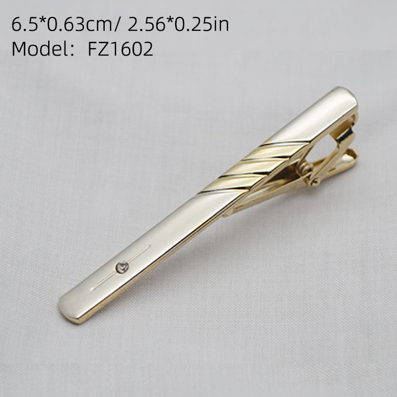 قطعة واحدة من مشبك ربطة عنق رج - مراجعة Men Accessories In Silver وسعره