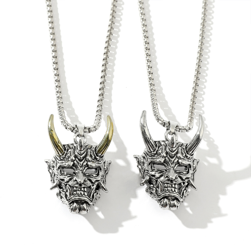 قلادة قناع الشبح الجذابة بتصمي - مراجعة Men Accessories In Silver وسعره