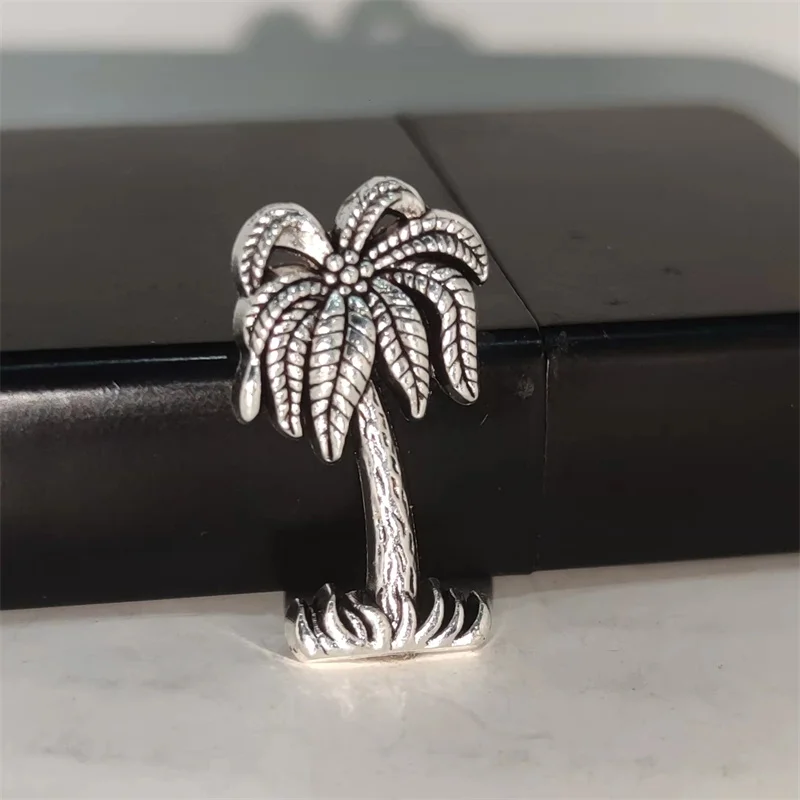 شارة سبيكة فضية إبداعية بتصميم - مراجعة Men Accessories In Silver وسعره
